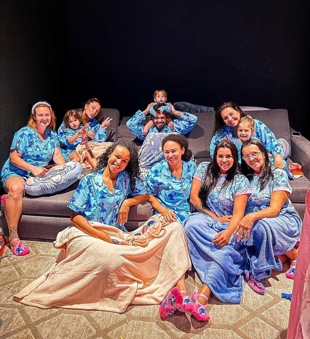 poliana rocha faz noite do pijama com os filhos de ze felipe