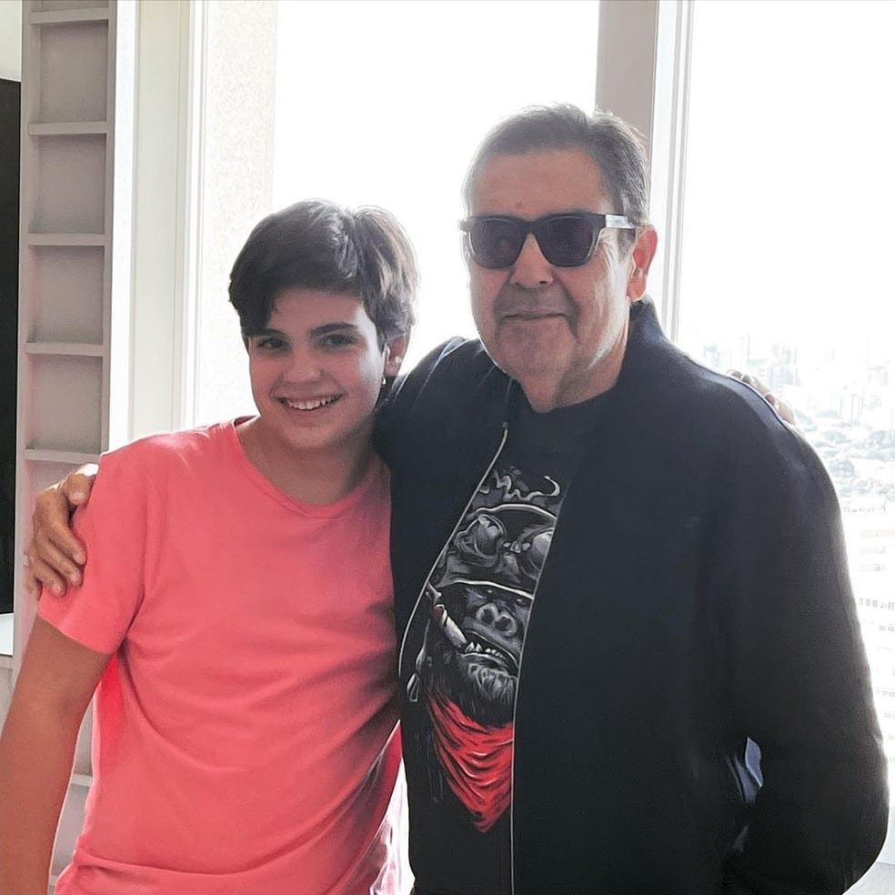 Apresentador Fausto Silva tem alta hospitalar.