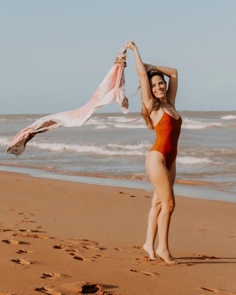 Wanessa Camargo posta foto exibe corpão e arranca suspiros dos fãs na internet