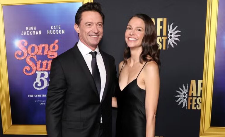 Hugh Jackman faz sua primeira aparição pública ao lado da nova namorada, veja quem é