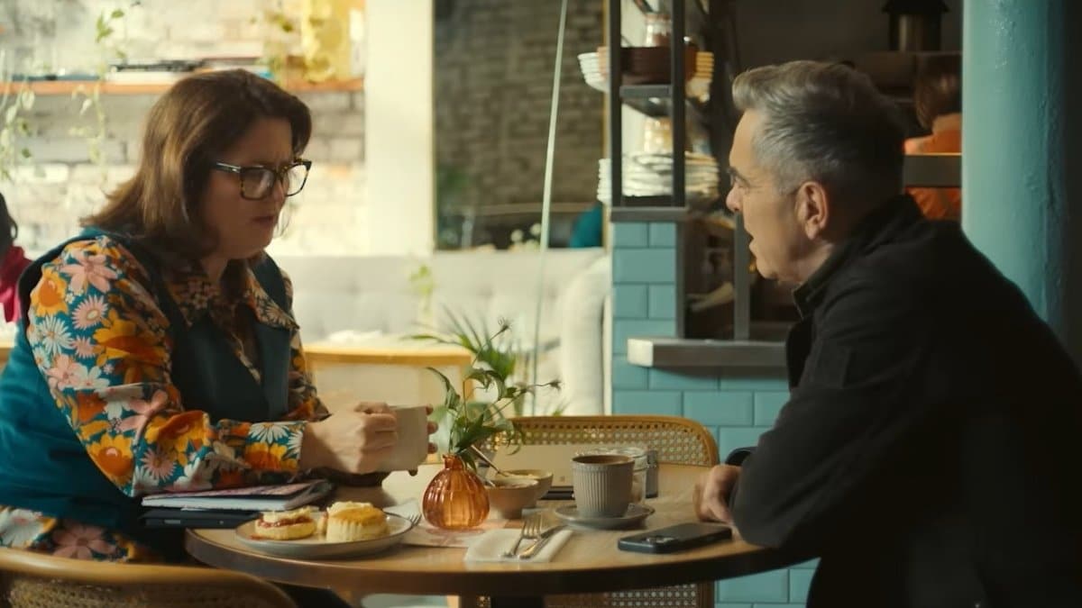 Elenco da série Custe o Que Custar da Netflix em cena dramática