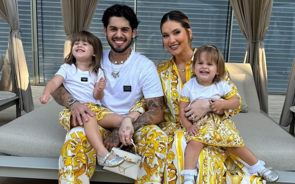 Maria Alice em foto com a família