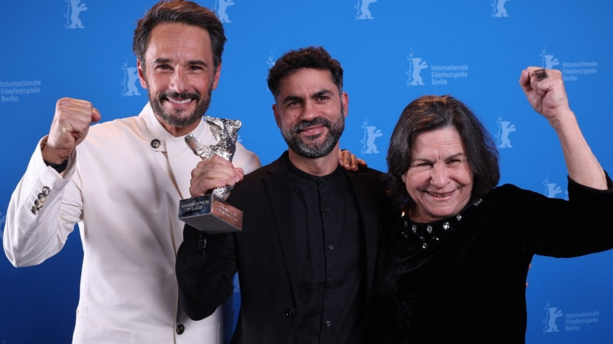 Filme brasileiro 'O Último Azul' ganha Urso de Prata no Festival de Berlim 