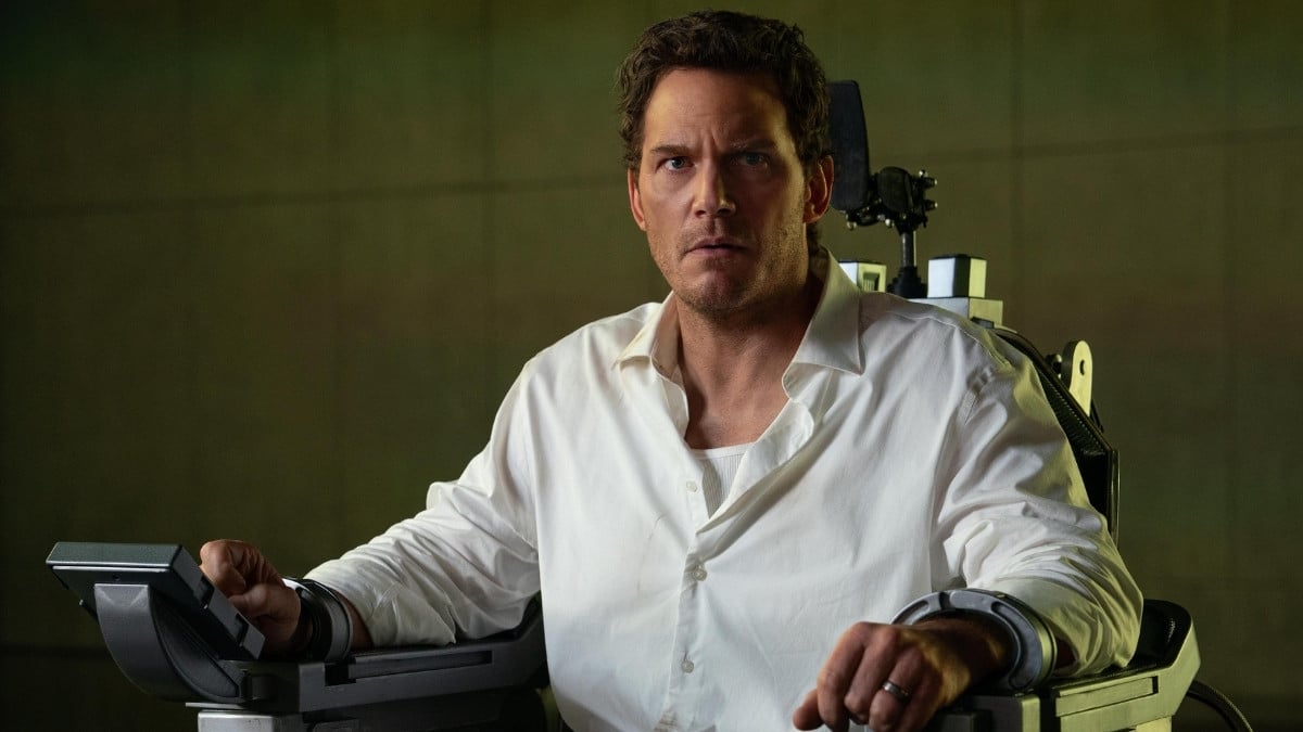 Chris Pratt no filme Justiça Artificial (Mercy), suspense em que um detetive precisa provar sua inocência em 90 minutos