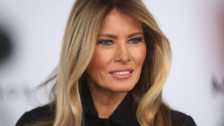 Documentário sobre Melania Trump lidera bilheteria para o gênero, mas começo de carreira ameaça prejuízo milionário