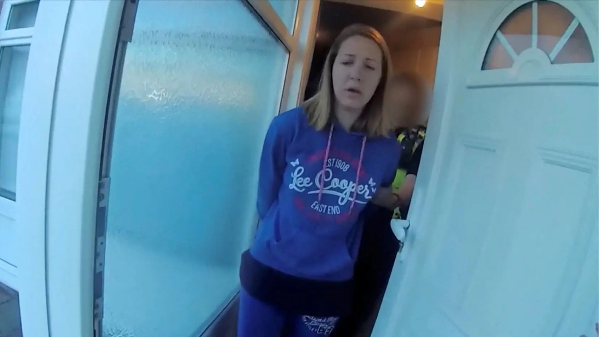 Imagem do documentário Investigando Lucy Letby na Netflix, que revisita a investigação do caso no Reino Unido