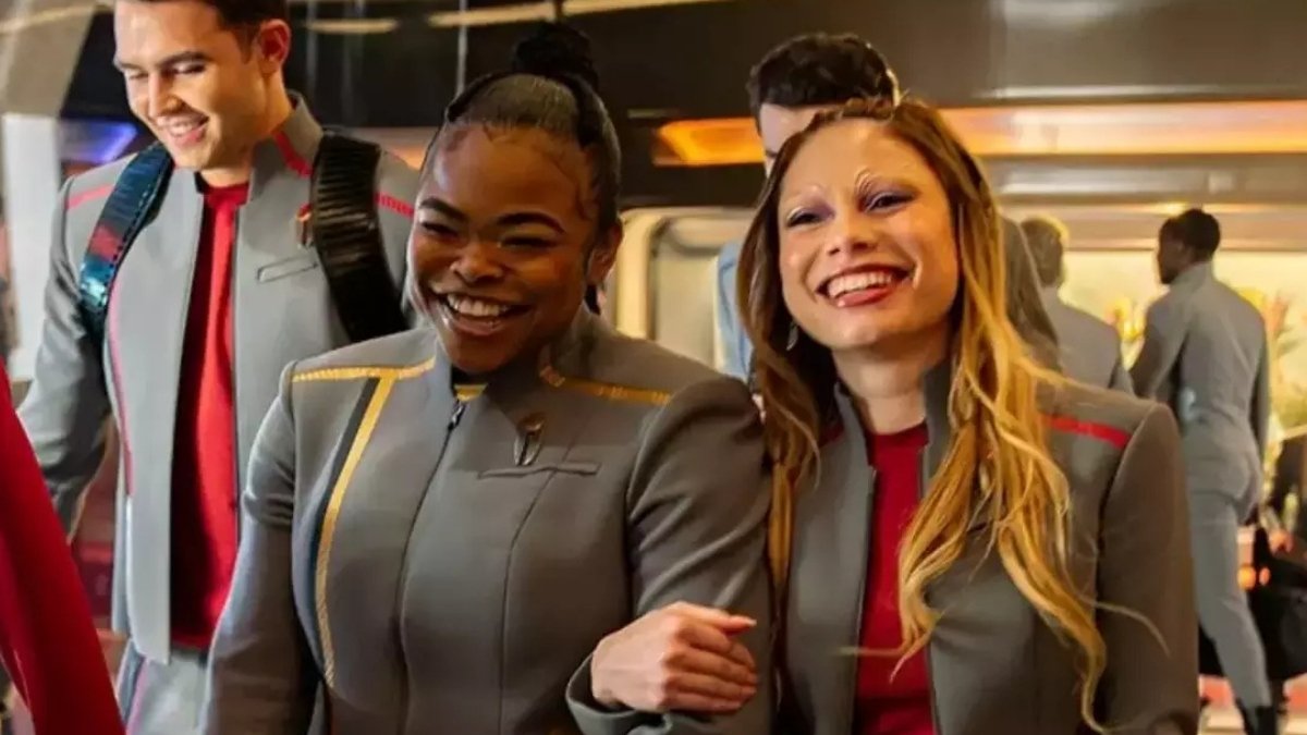 Cadetes em Star Trek: Academia da Frota Estelar, nova geração treinando na Academia no século 32