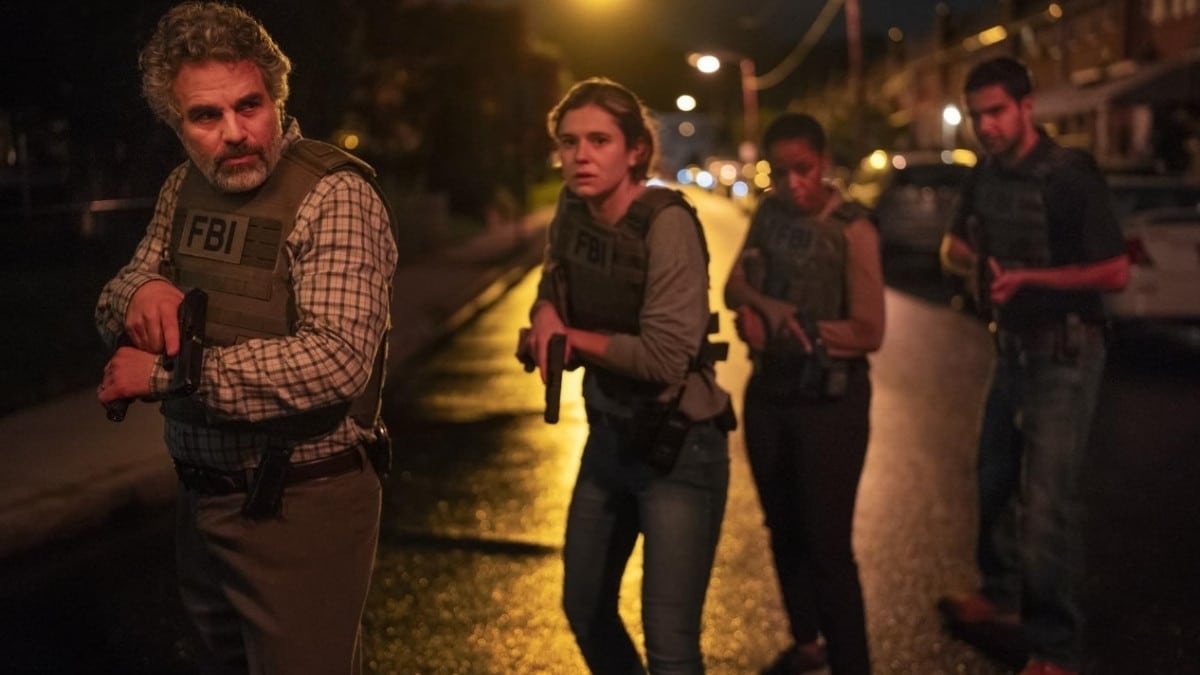 Cena de Task mostrando operação do FBI durante investigação na série da HBO Max