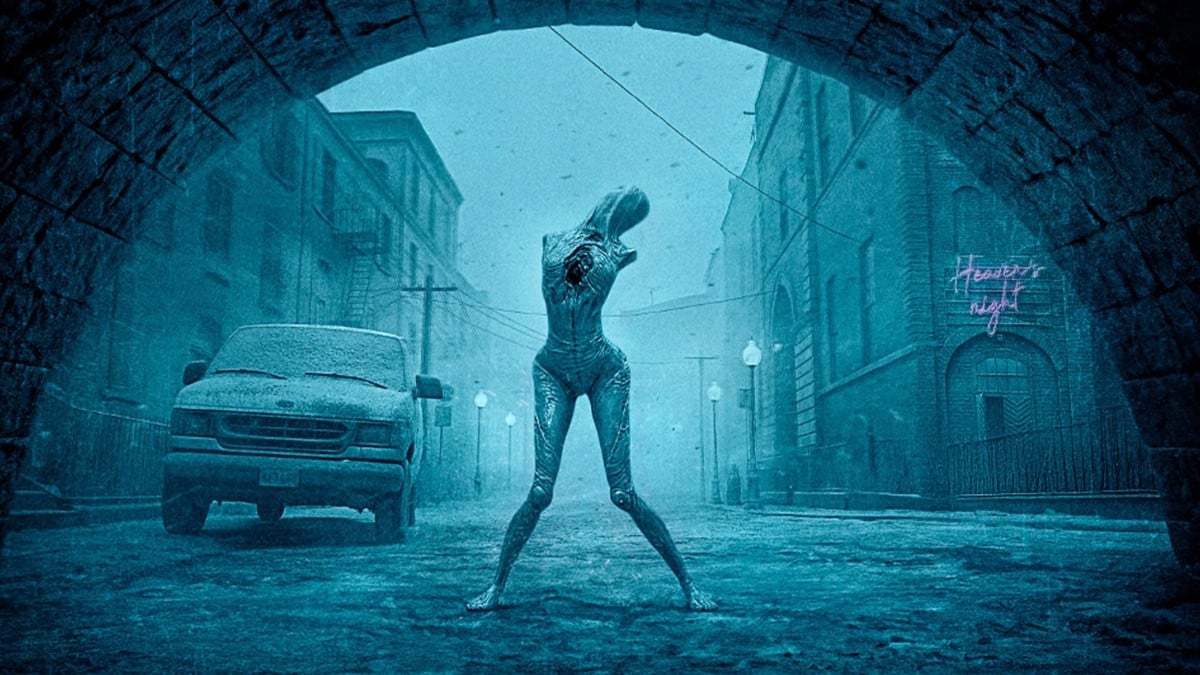 Cena com névoa e atmosfera sombria em Terror em Silent Hill: Regresso para o Inferno