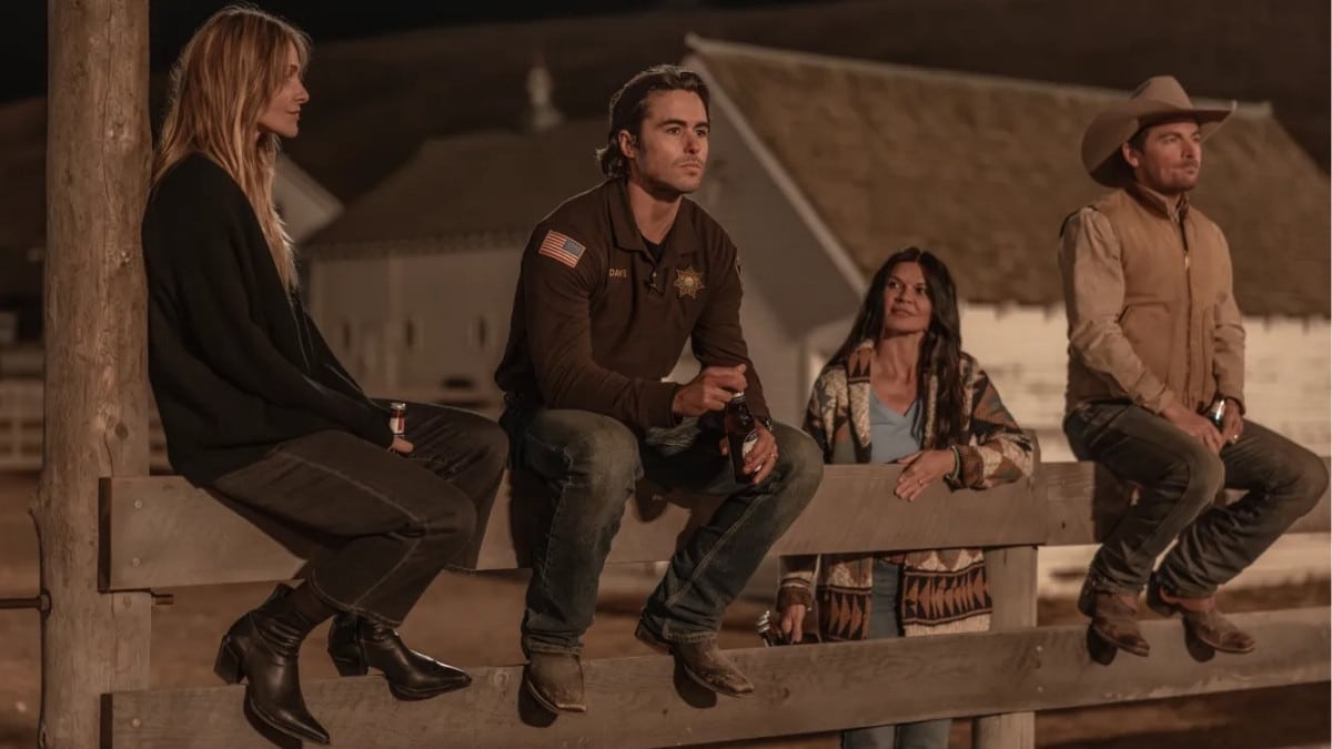 Elenco de The Madison em cena noturna: Beau Garrett, Ben Schnetzer, Danielle Vasinova e Kevin Zegers no Paramount+.