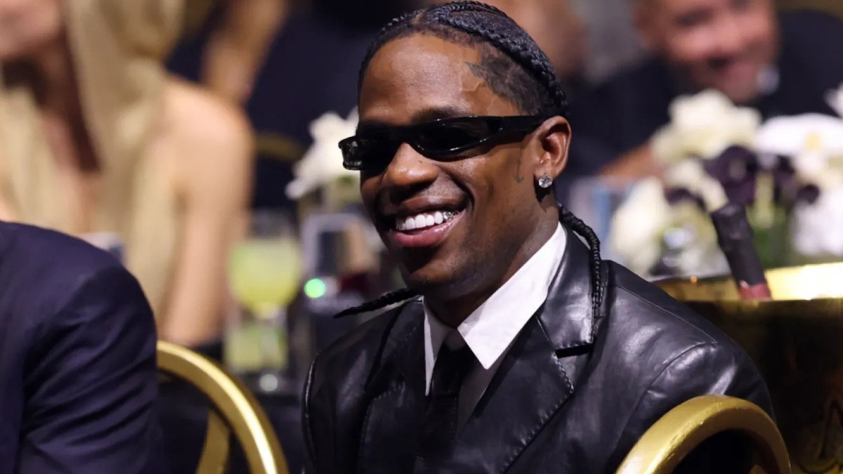 Travis Scott aparece no teaser de A Odisseia, novo filme de Christopher Nolan