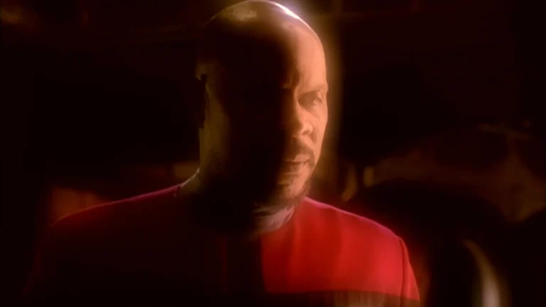 Série “Starfleet Academy” indica possível aparição de Sisko em formação de nuvens no episódio 5