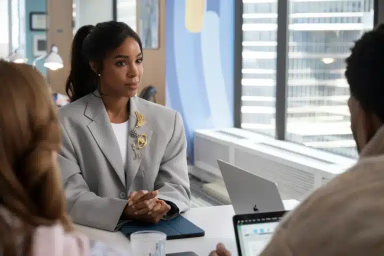 Crítica | Metas de Relacionamento aposta em sermões e esquece a comédia romântica