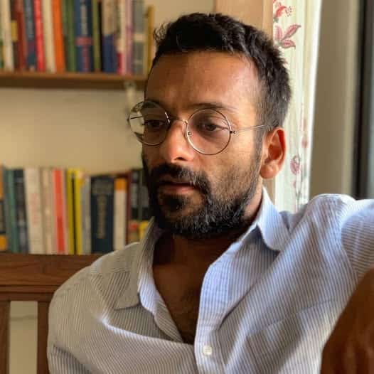 Sukant Goel como Mansoor no filme A Acusada (2026) da Netflix