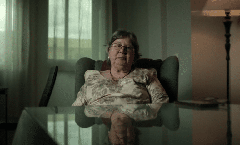 O Assassino do TikTok Crítica: Análise Completa da Série Documental Netflix (2026) – Vale a Pena?