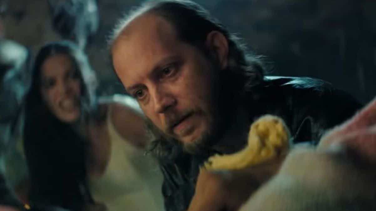 Devora em Lindas e Letais durante o confronto final na Teremok Inn