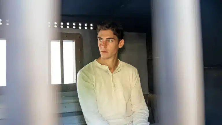 Crítica | Sherlock jovem reinventa clássico com estilo ousado e narrativa envolvente