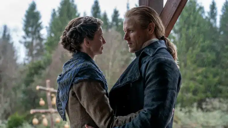 Crítica | Outlander 8 retoma sua magia e paixão em temporada final vibrante