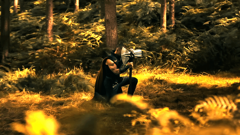 Evolução dos trajes de Thor no MCU desde Thor até Vingadores Doomsday