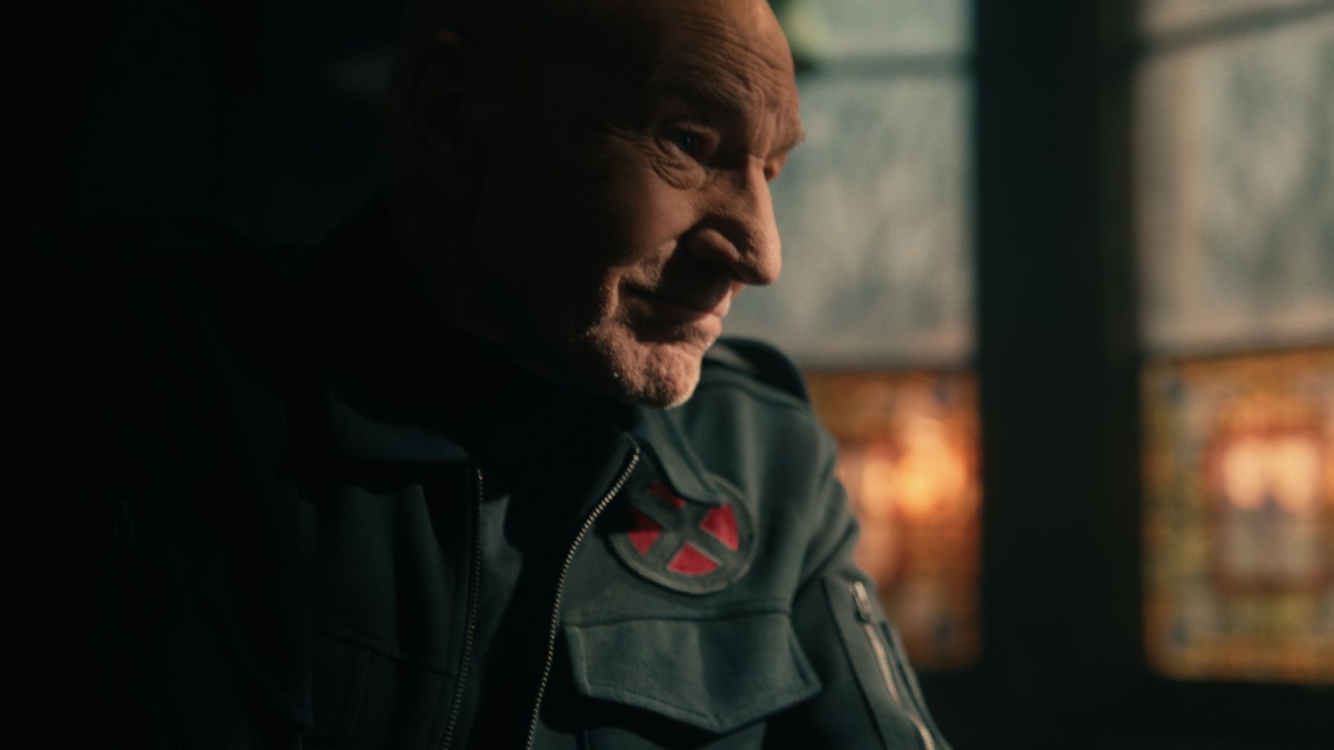 Doutor Destino e personagens dos Vingadores em arte conceitual para cruzamento Marvel
