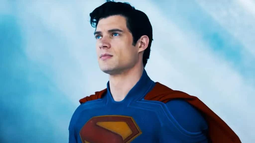 Superman enfrentando Brainiac em Superman 2, explicação de James Gunn sobre a rivalidade