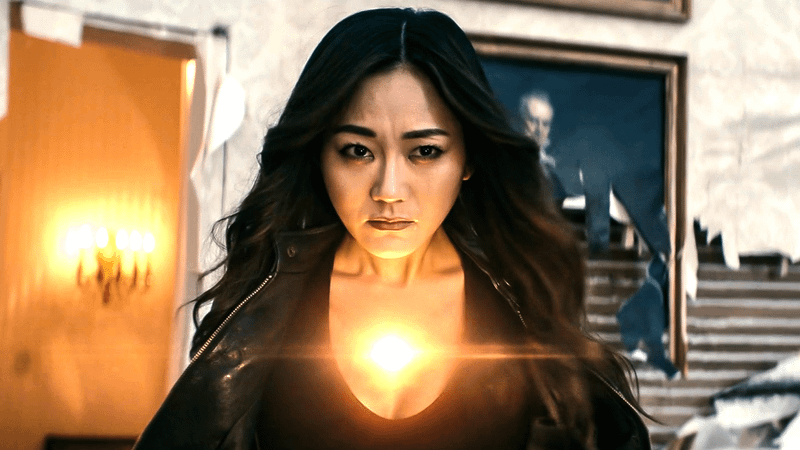 Kimiko em cena de ação absorvendo poder sobrenatural em The Boys