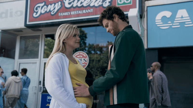 Annie e Hughie em cena de The Boys, série de super-heróis da Amazon Prime Video
