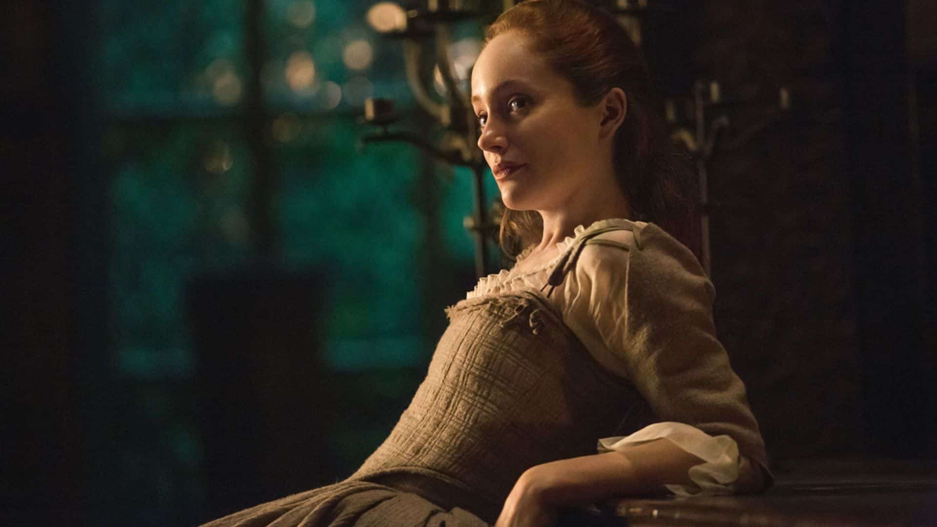 Cena de ação e drama da série Outlander, produção que atinge marco histórico em streaming