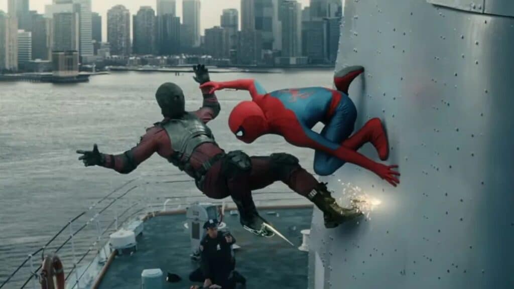 Tom Holland como Homem-Aranha em cena de ação