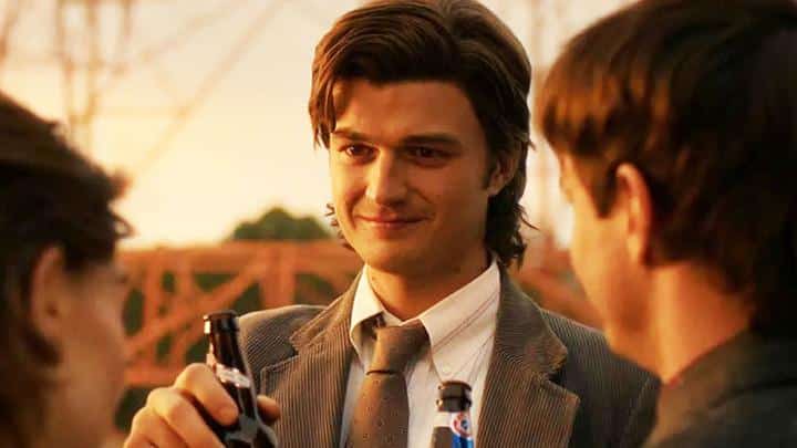 Joe Keery em cena de Stranger Things, ator excluído da campanha do Emmy da Netflix