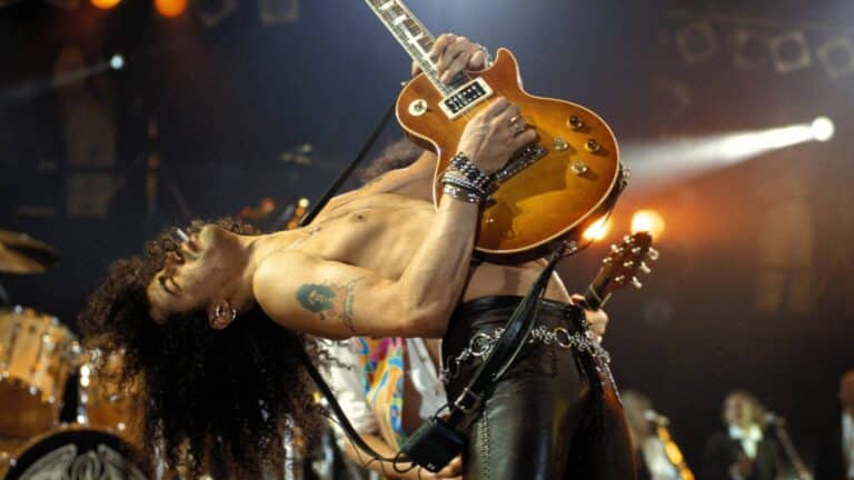 A música que Slash fez drogado e que o Guns N’ Roses raramente toca ao vivo