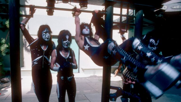 Beth do Kiss: como uma balada rejeitada se tornou o maior hit da banda