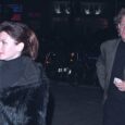Como é trabalhar com o lendário produtor Mutt Lange, segundo Shania Twain Shania Twain durante sessão de gravação ou performance dos anos 90