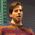 Eli Roth expõe o lado obscuro da indústria funerária em novo documentário Documentário de Eli Roth sobre a indústria funerária e seus aspectos obscuros