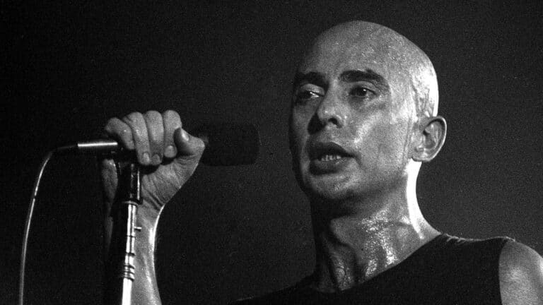 Indio Solari morre aos 77 anos e deixa vazio no rock argentino