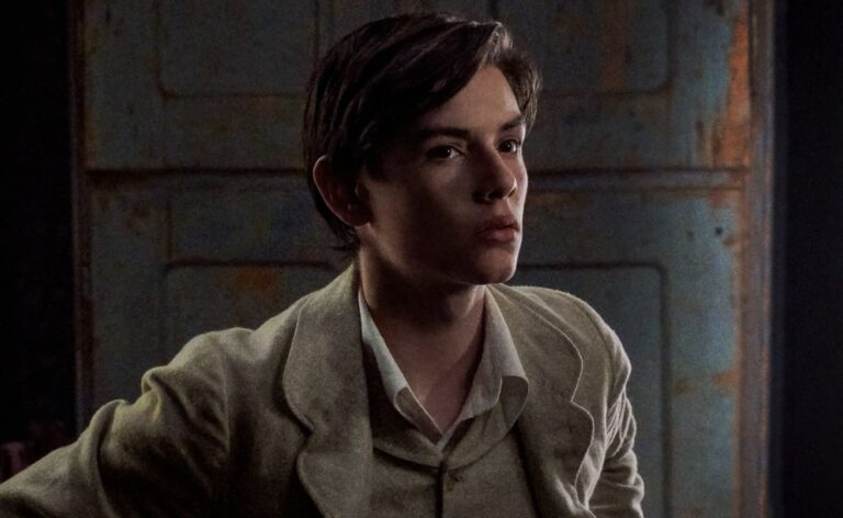 Louis Partridge e a aposta mais arriscada do novo James Bond: um 007 quase adolescente
