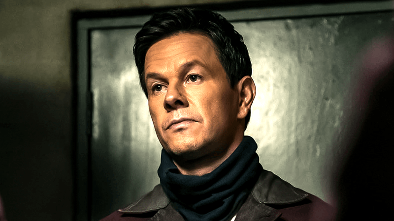 Mark Wahlberg em cena de ação de filme dirigido por Peter Berg