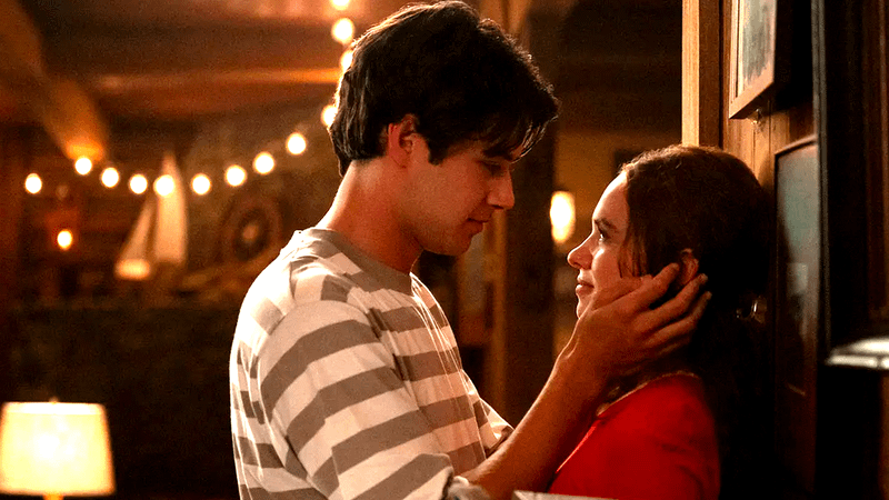 Percy Fraser e seu pai Sam em cena de Every Year After, mostrando a relação entre pai e filho