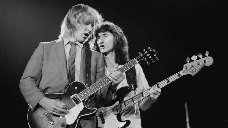 Como Alex Lifeson se reinventou quando o Rush virou dominado por teclados