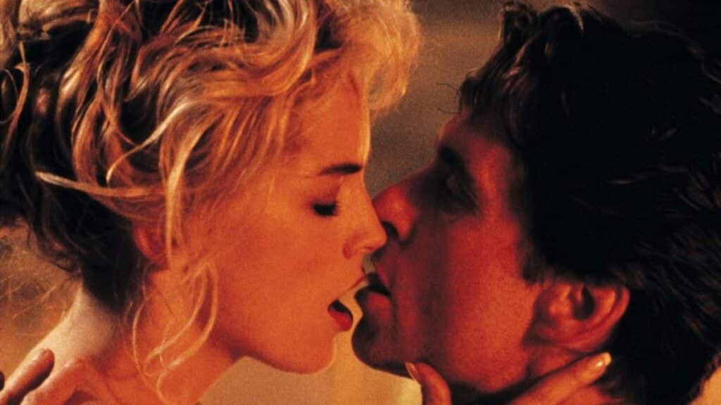 Sharon Stone e Michael Douglas em cena de Instinto Selvagem