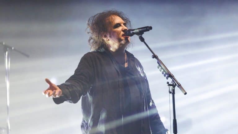 The Cure ressuscita raridades após 18 meses em show histórico na Espanha