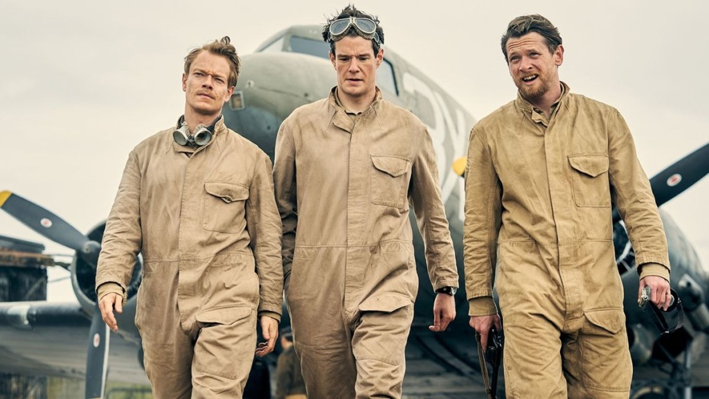Jack O'Connell como Paddy Mayne em uniforme militar do SAS