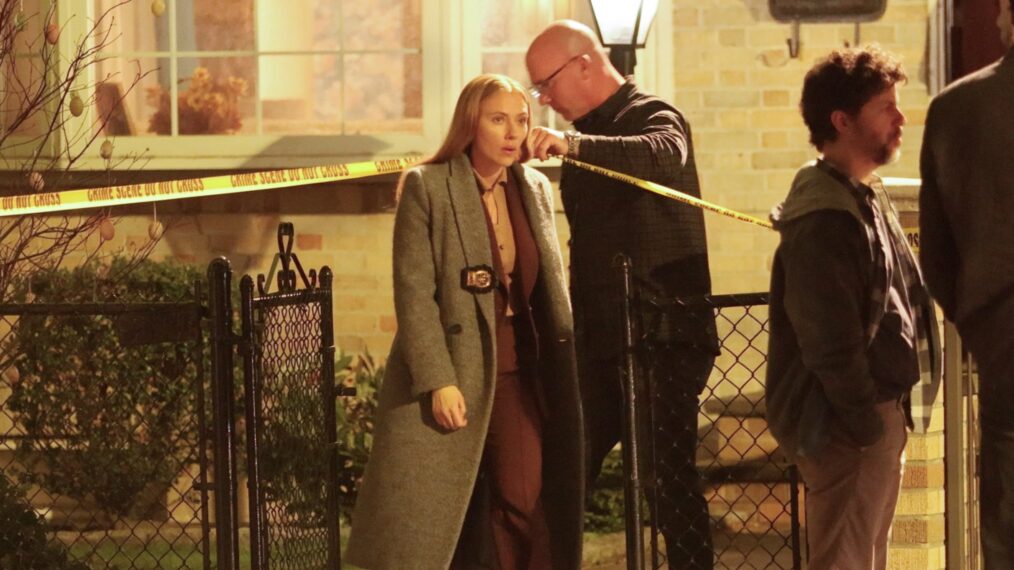 Scarlett Johansson em cena do set de O Exorcista reboot com atmosfera sombria