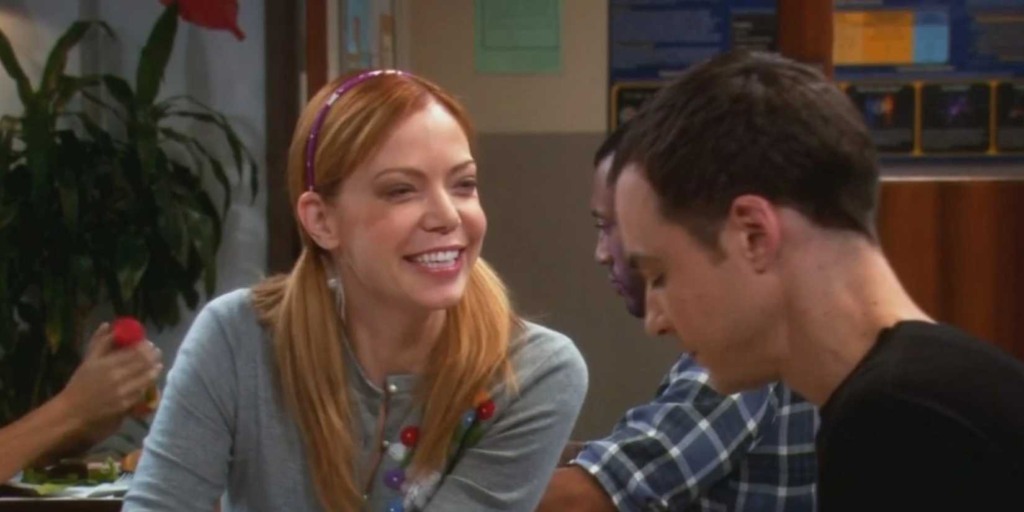 Ramona Nowitzki como pesquisadora em referência à série original The Big Bang Theory