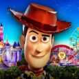 Toy Story 5 Just Confirmed Disneyland Exists In The Pixar Universe Woody e Buzz observam foto de Disneyland apresentada por Snappy em Toy Story 5