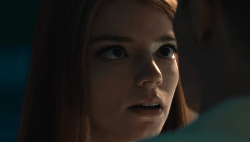 Anya Taylor-Joy em close-up durante gravações de Lucky
