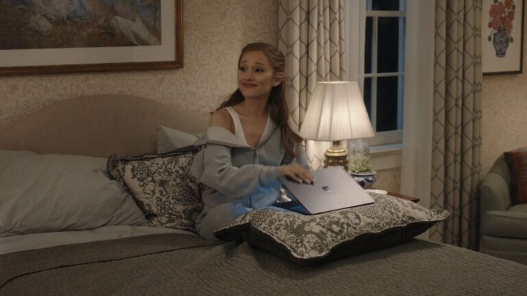 Ariana Grande tenta se juntar à família Pinto no trailer de ‘Entrando Numa Fria 4’