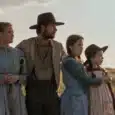 Uma Casa na Pradaria estreia na Netflix: elenco, enredo e o que dizem as críticas Cena de Uma Casa na Pradaria, série Netflix 2026 com adaptação dos livros de Laura Ingalls Wilder